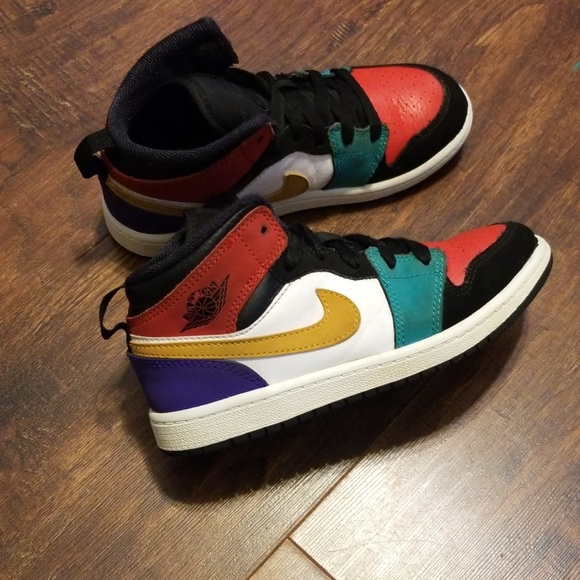 multi colored basketball shoes